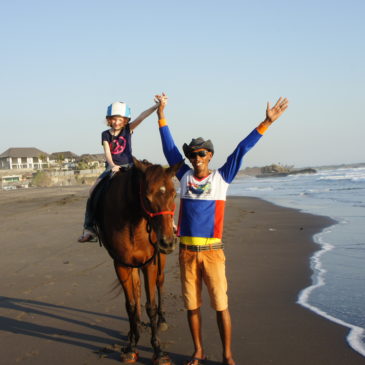 2014: Horse-riding on the beach in Bali